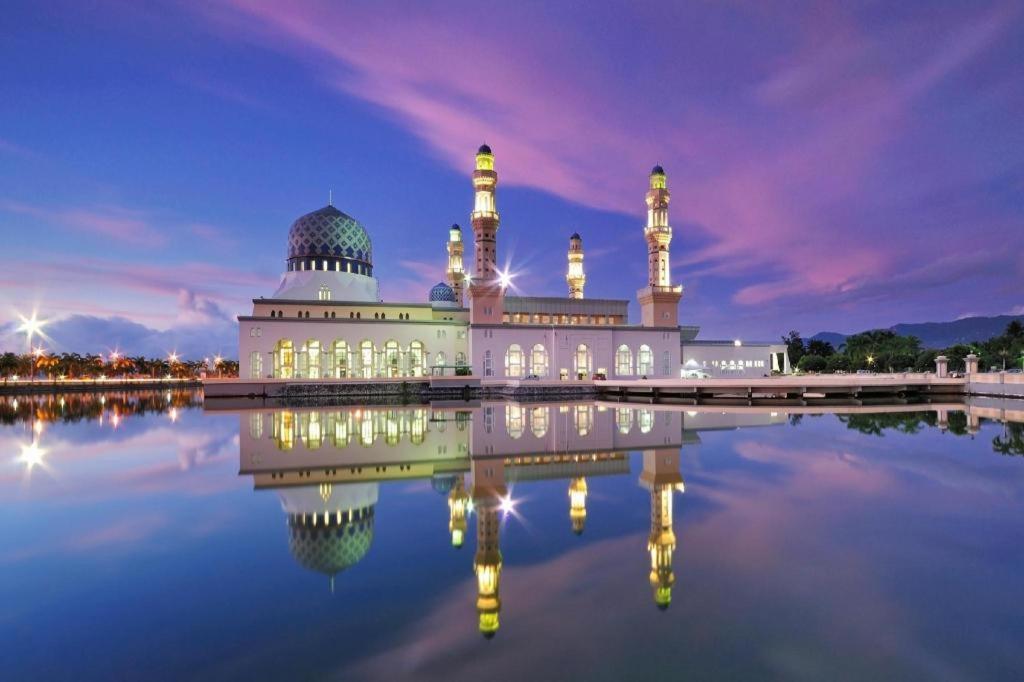 Oyo 43993 Madsuite Kota Kinabalu Exteriér fotografie