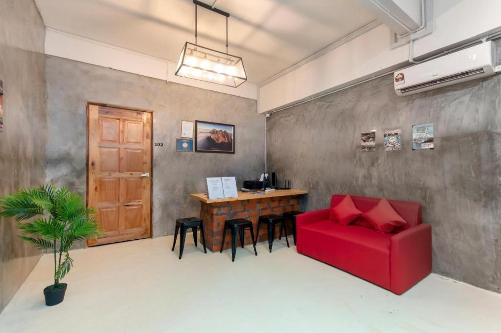 Oyo 43993 Madsuite Kota Kinabalu Exteriér fotografie