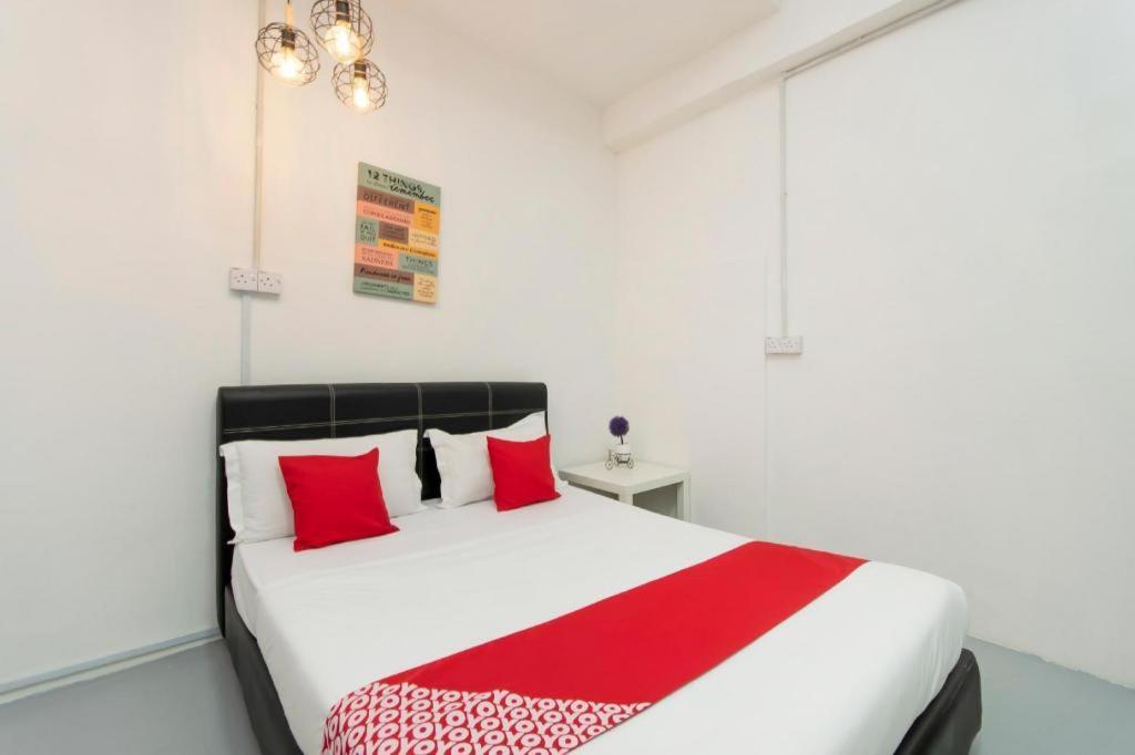 Oyo 43993 Madsuite Kota Kinabalu Exteriér fotografie