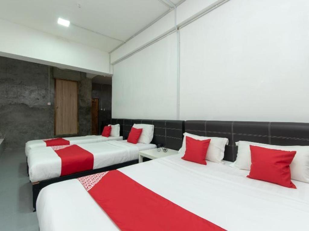 Oyo 43993 Madsuite Kota Kinabalu Exteriér fotografie