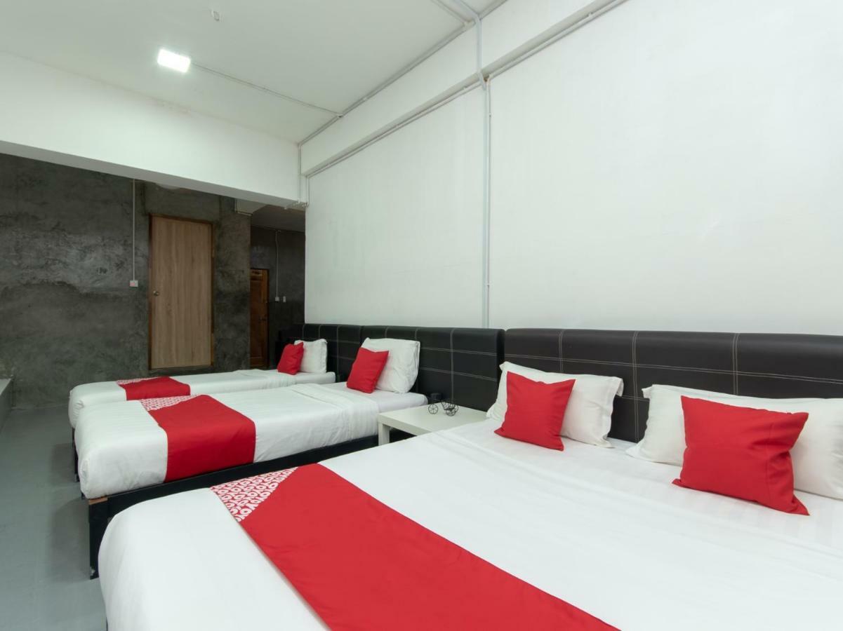 Oyo 43993 Madsuite Kota Kinabalu Exteriér fotografie