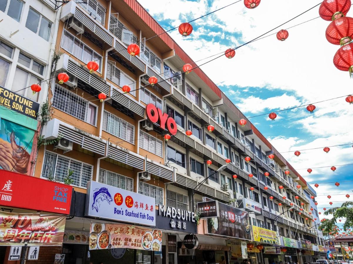 Oyo 43993 Madsuite Kota Kinabalu Exteriér fotografie